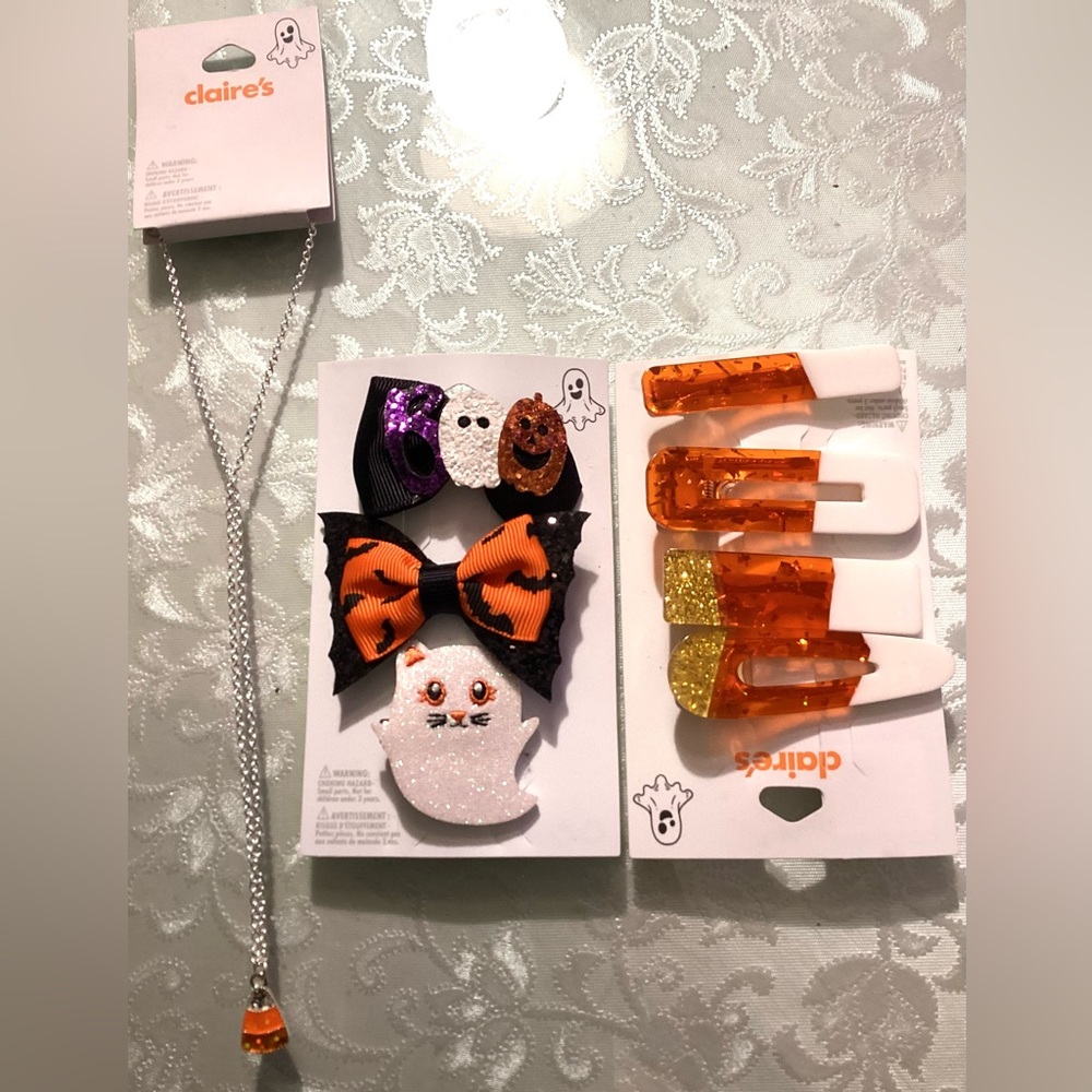 NEW Halloween 2 set hair clips, and necklace. 3 pieces